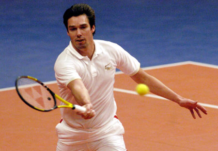 果断出手 果断出手